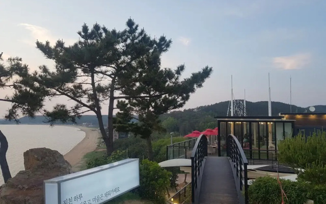 Friends Guest House - woman only