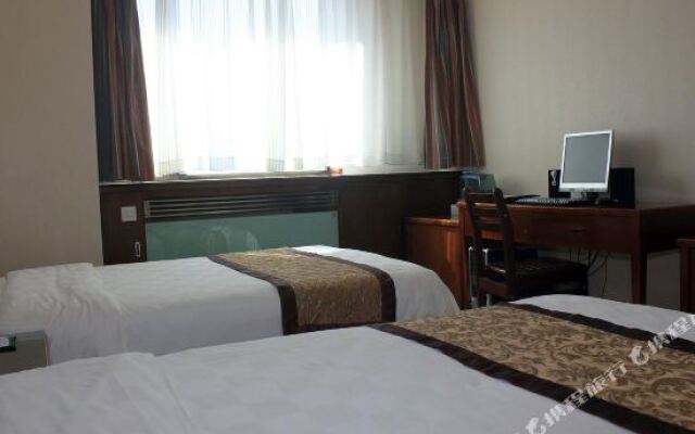 Yi Long International Hotel