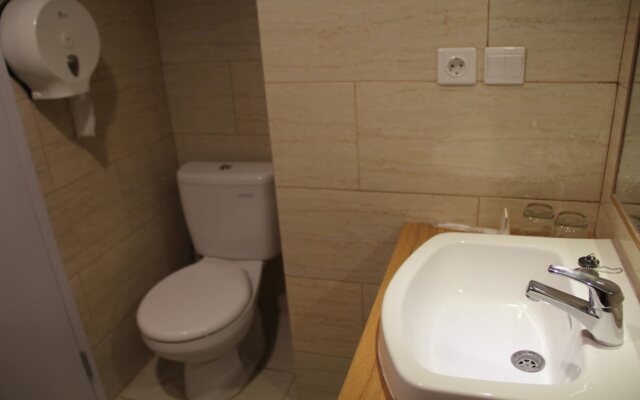 Wood Hotel