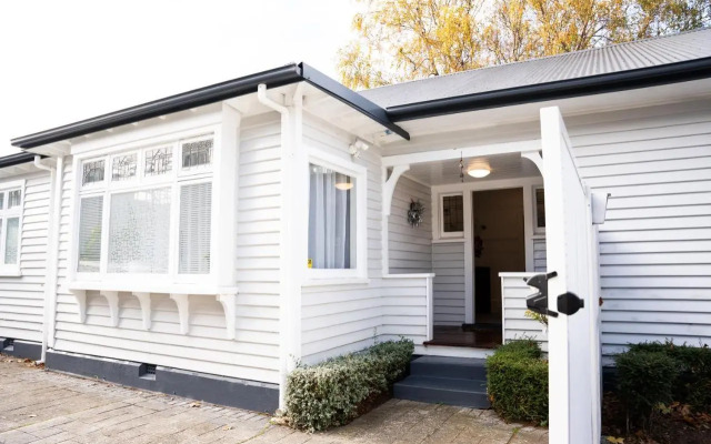 Charming 1920s Villa on Bealey Ave