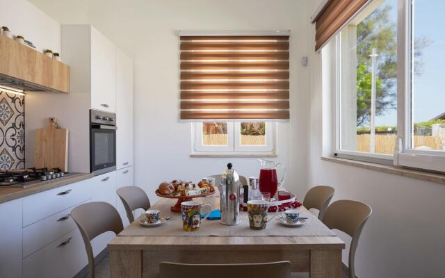 Villa Shamsi, heated pool and beach at 70 mt-Villa shamsi