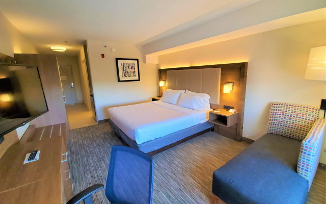 Holiday Inn Express & Suites Seattle North - Lynnwood by IHG