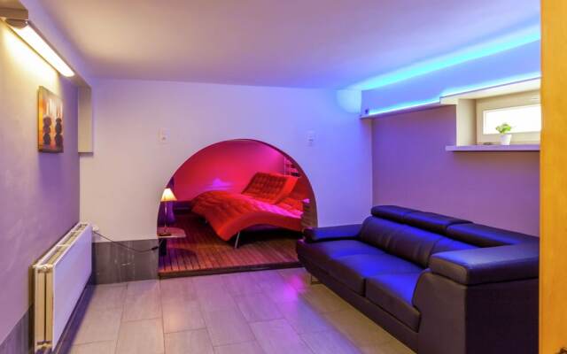 Luxury Villa with Sauna & Hot Tub in Middelkerke
