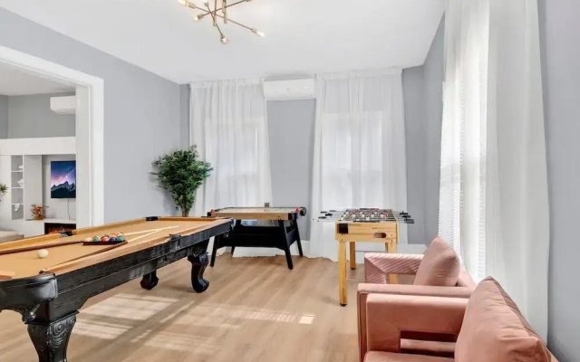 Single Family 3BR Home Game Room Parking