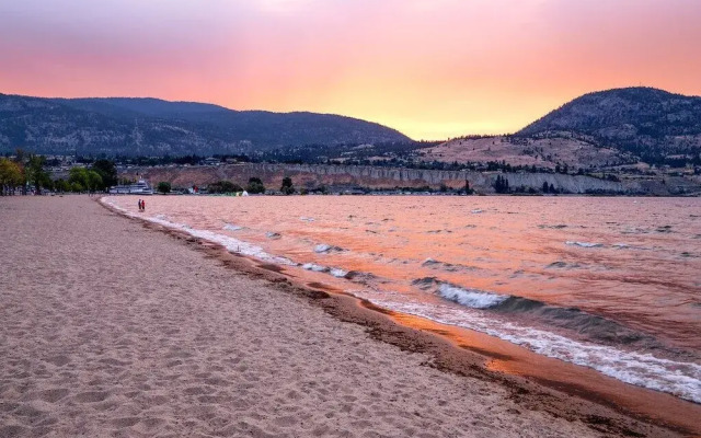 Coast Penticton Hotel