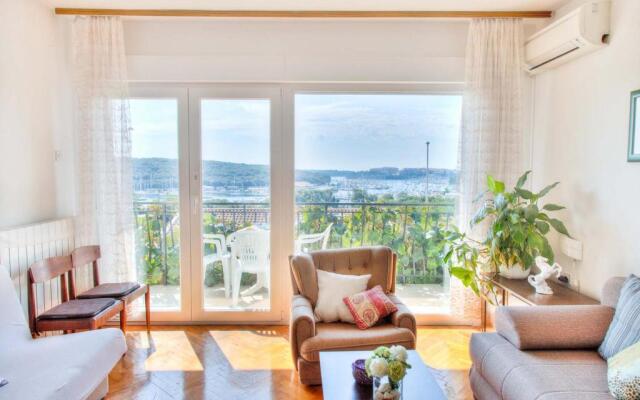 Apartments Viktorija 1828