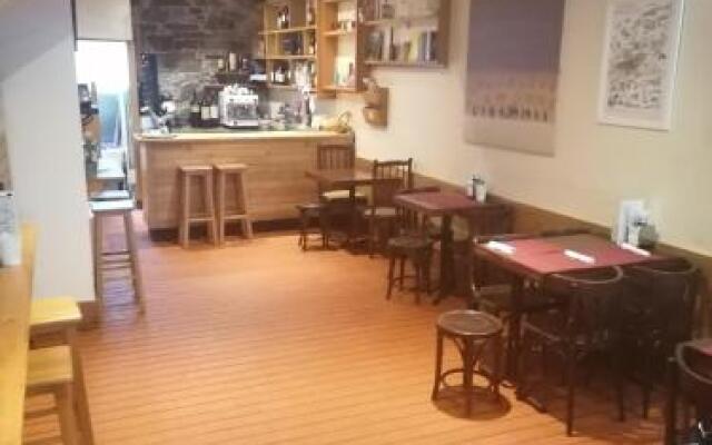 Hostal Forest