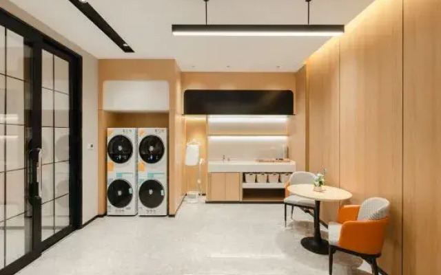 City Comfort Inn Hotel (Hechi Yizhou Longjiang Second Bridge)