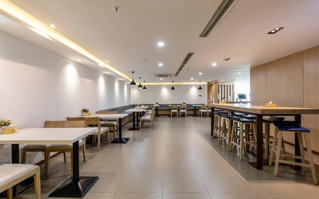 Hanting Hotel Lhasa Jokhang Temple Square