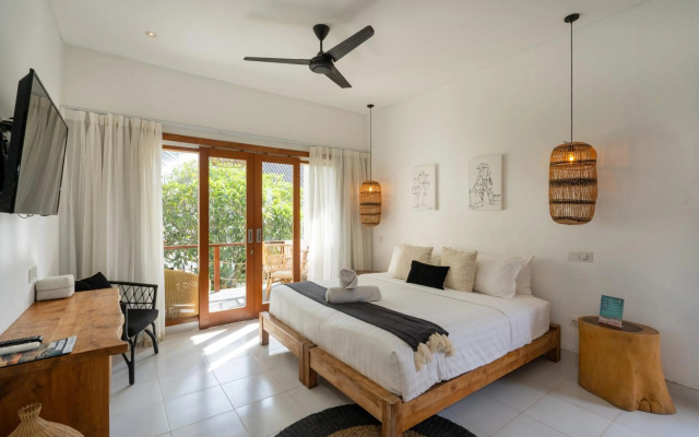 Ohana's Beachfront Resort & Beach Club