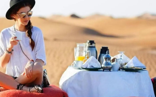 Sahara Luxury Camp