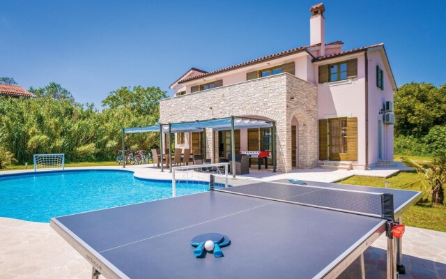 Beautiful Home in Valtura With Wifi and 5 Bedrooms