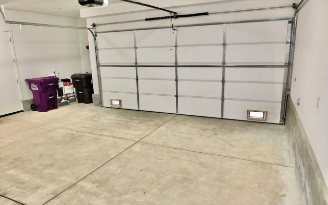 Beach Paradise Stunning 3-story in Long Beach!