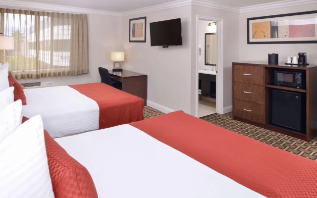 Best Western Plus La Mid Town Hotel