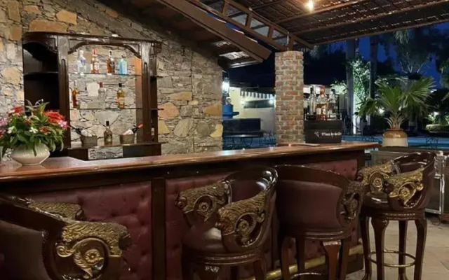 Shikarbadi Hotel