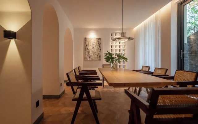 Anyu Aranya Collection Sea View Resort Hotel