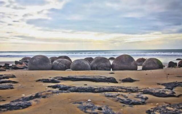 Moeraki Boulders Holiday Park & Motel