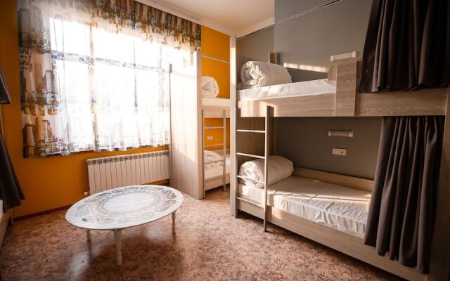 Mountain Road Hostel