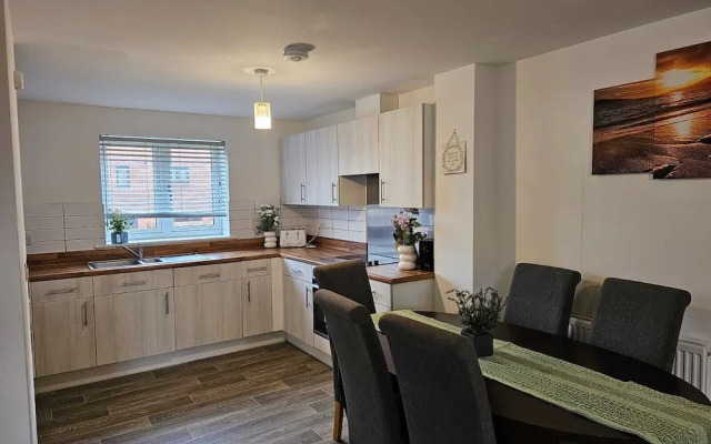 Ipswich - 3 Beds - Sleeps 6 - Private Garden