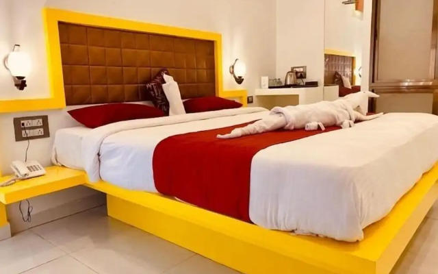 Hollywood Palace Resort