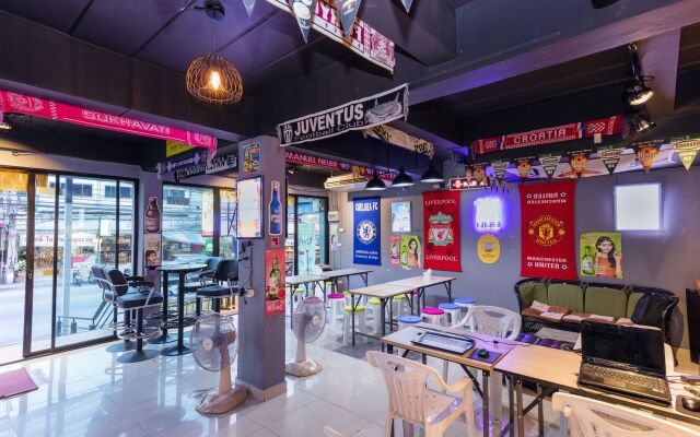 Goldengate Guesthouse - Hostel