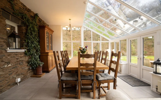 Low Jock Scar Country Estate