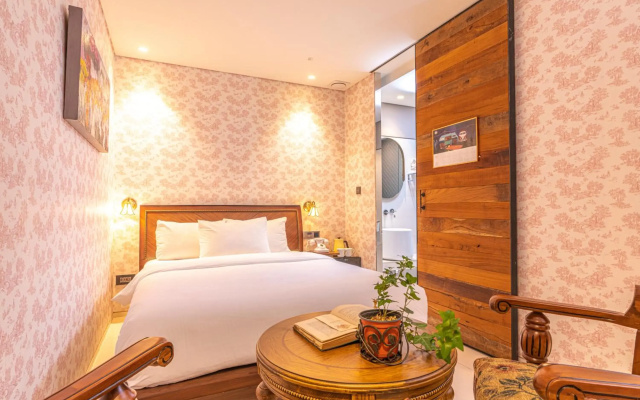 Le Mong Hotel