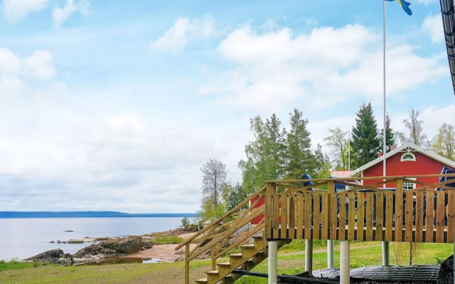 2 Person Holiday Home in Frandefors