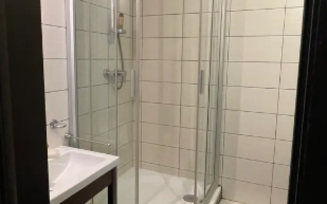 Апартаменты на проспекте Октября 128/3