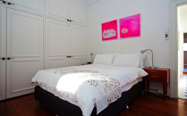 BM21 Balmain 2 Bed Beauty