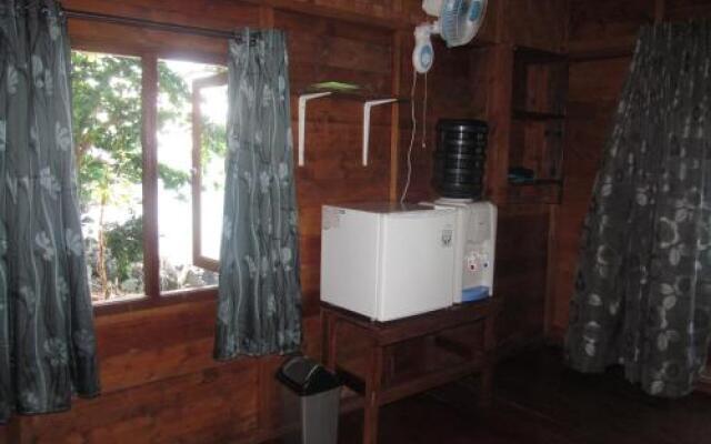 Treetop Guesthouse and Bungalows