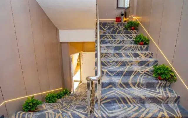 Rujia Huayi Selected Hotel (Tahewan Branch, Dalian University City)