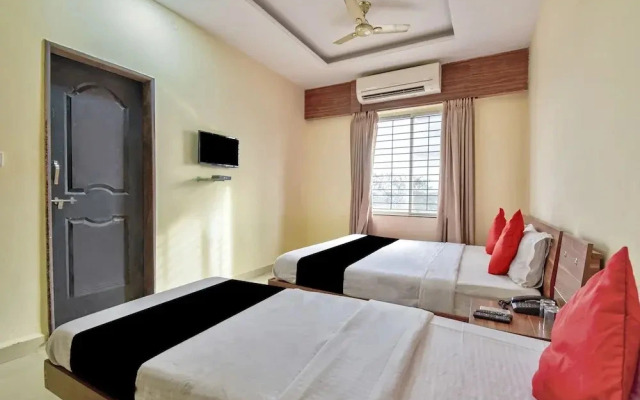 Nakshatra Comforts by OYO Rooms