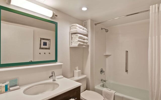 Hampton Inn State College