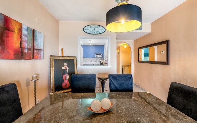 Costa Quebrada - Beachfront 3BR Apartment With Huge Terrace & Sea Views