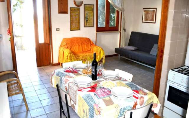 Villetta Carlotta Air conditioned House on two Levels in San Foca