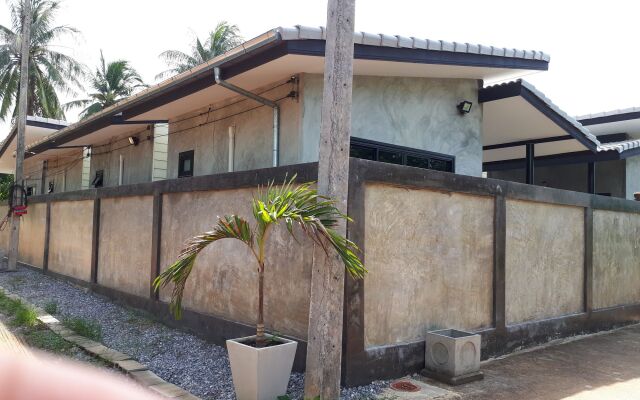 The Beach House Bungalows