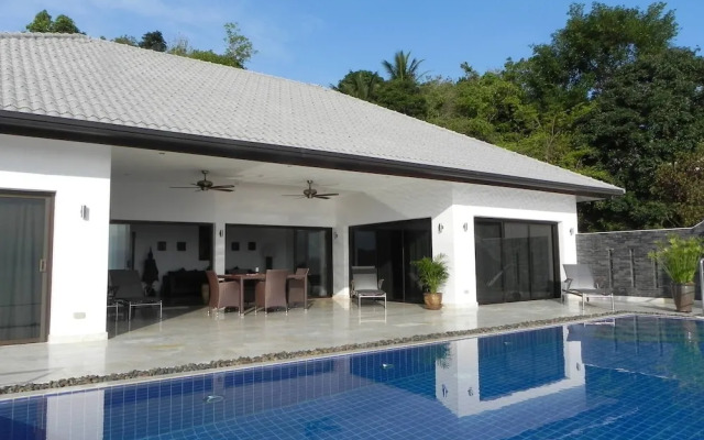 Secluded Villa With Private Pool and Breathtaking Sea Views