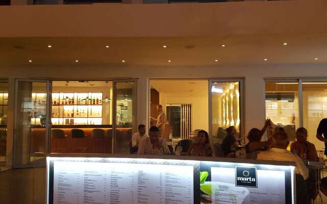 Anthea Hotel Apartments