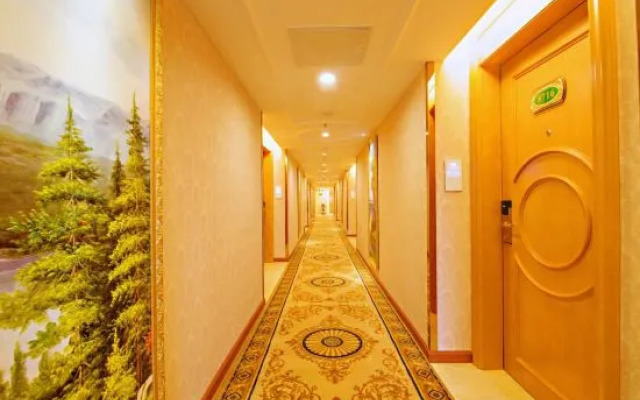 Vienna 3 Best Hotel (Yangchun Bus Station)