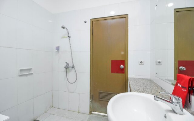 Hotel Emia by RedDoorz