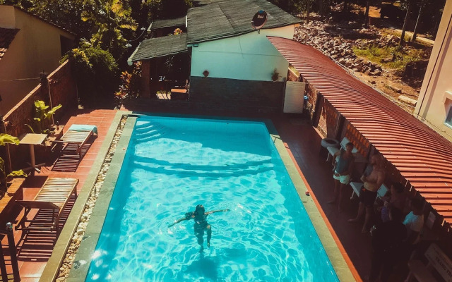 Be Home 3 Hostel and Bungalow