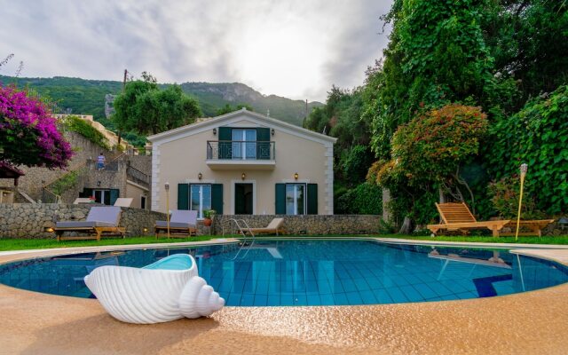 Beachfront Villa Benele