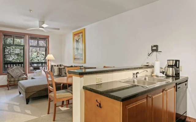 1106 - Studio Standard Eagle Springs West Studio