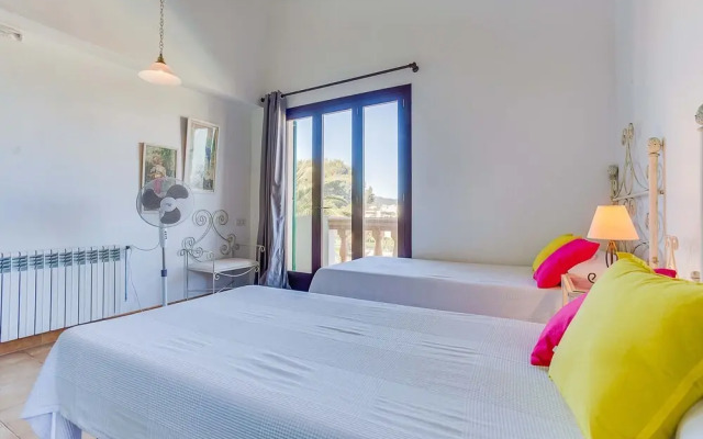 Porto Colom, Villa With Pool x 10 People