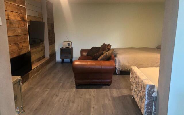 Treetops flat4 Hall Green B28
