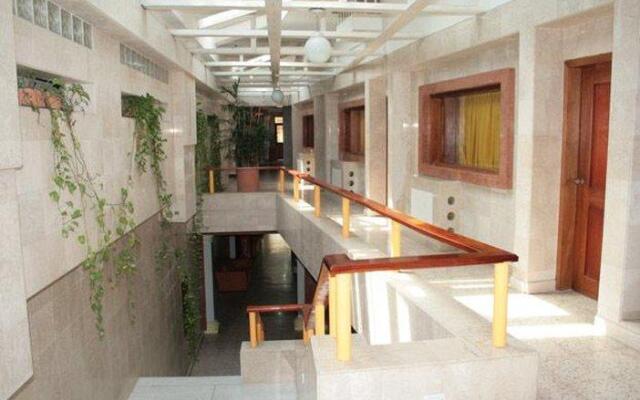 Tom Suites Hotel