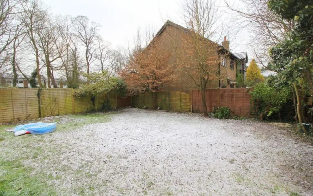 St Albans Spacious Party House