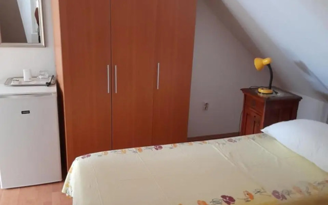 Opium Old City Apartment