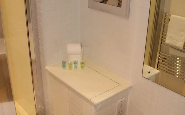 Empire Serviced Apartments